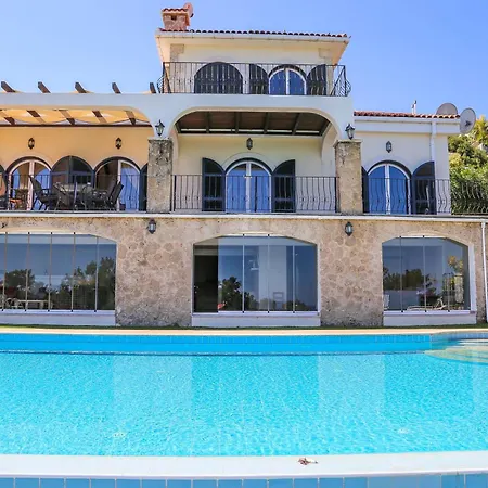 Sakura * Kyrenia (Northern Cyprus)